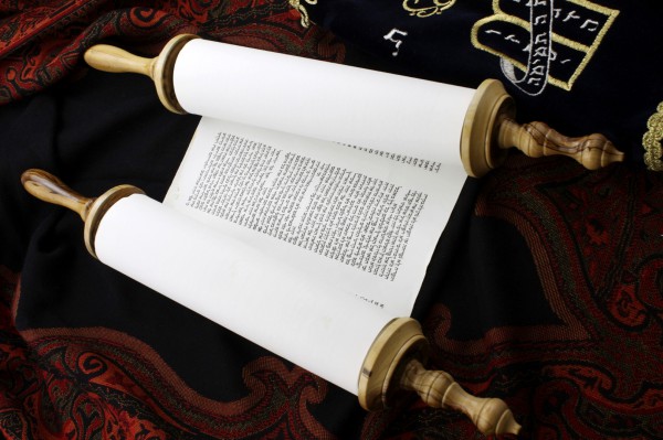 scroll-Torah