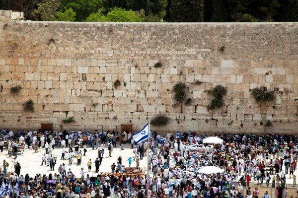 Kotel-Western Wall-Israel flag-crowds