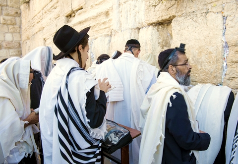 Jewish-praying-wall