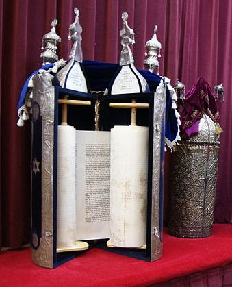 Torah Scroll-Torah Case-Tik