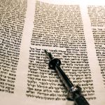 Leviticus-Torah-scroll