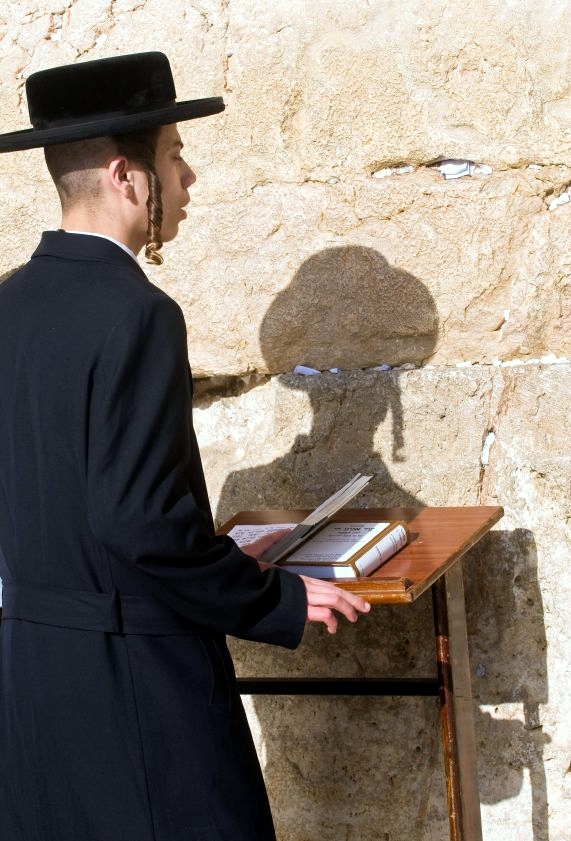 Chasidic-prayer-Wall