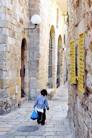 Jerusalem-Jewish-Quarter-Child