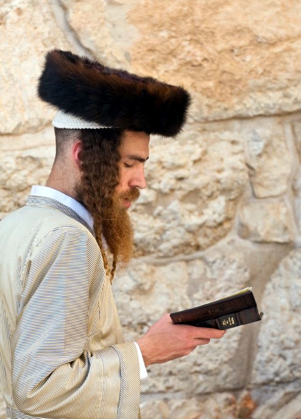 payot-sidelocks-sidecurls-shtreimel-Haredi