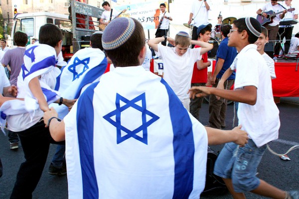 dancing-Yom Yerushalayim-Jerusalem