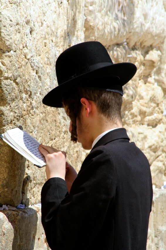 Orthodox Jewish man-prays-Western (Wailing) Wall-sidecurls-payot