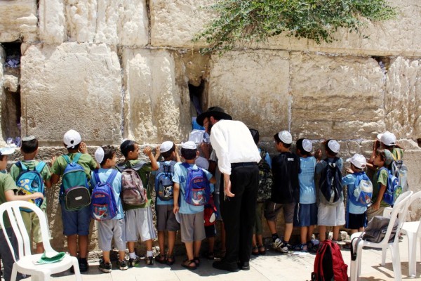 Children-Western Wall-michimaya