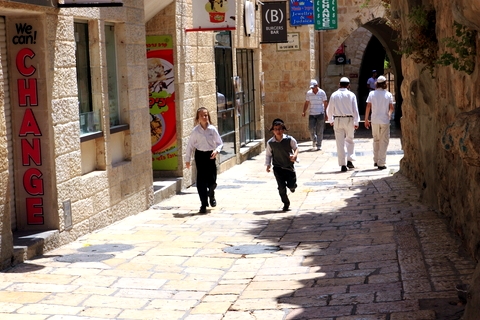 Israeli-children-Jerusalem-narrow streets-pedestrian