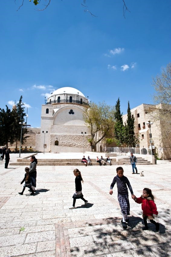 Jewish-children-Jerusalem-Jewish Quarter-Hurva