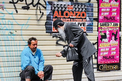 French-Orthodox Jewish-charity-Tzedakah