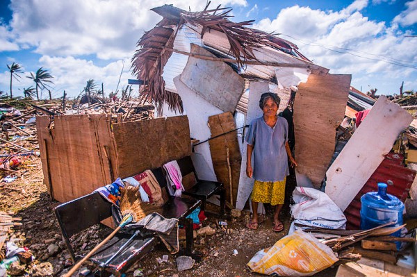 GUIUAN-Eastern-Samar-Philippines-woman-makeshift-shack-aftermath-Typhoon-Haiyan