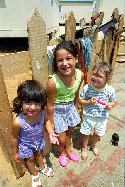 Soviet-Jewish-children-Bat-Yam-1991