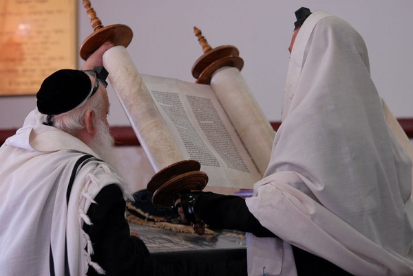 Jewish Man-Lifting-Sefer-Torah-Shacharit