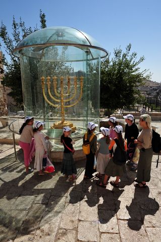 Orthodox Jewish girls-Jerusalem