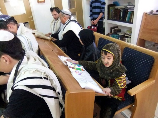 child-Purim-costume-Esther-synagogue-Ofra-Israel