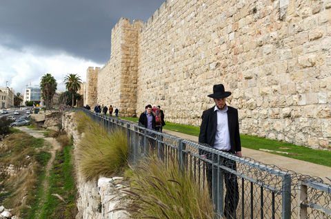 Jerusalem-Wall-Orthodox