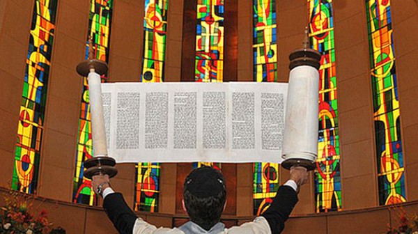  Synagogue-hagbah-Torah-stained glass windows