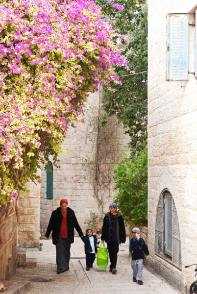 Israeli Orthodox Jewish mothers and children