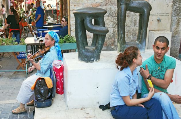 Israeli Couple-Violinist