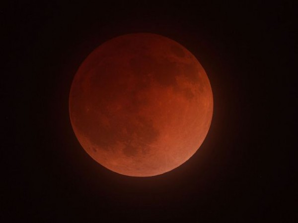 Full lunar eclipse on April 15, 2014