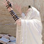 Prayer-Kotel-tallit-tefillin-Jew