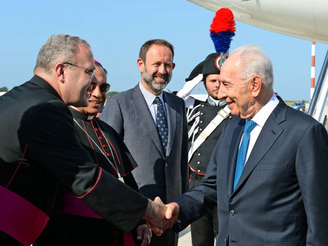 President-Peres-in-Rome