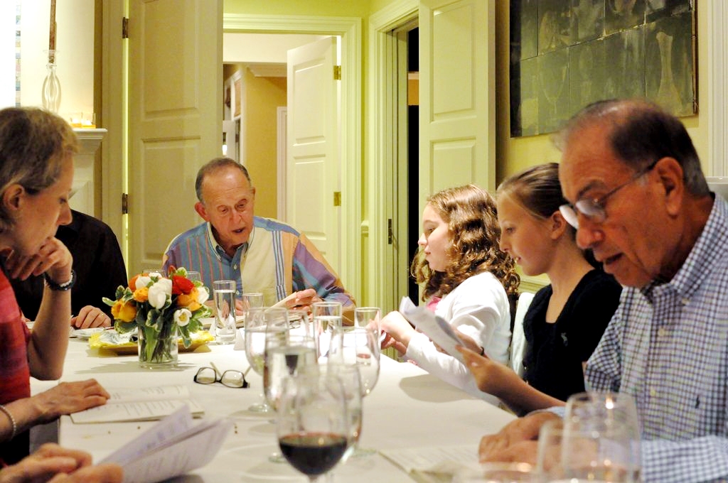 Family-Passover-seder