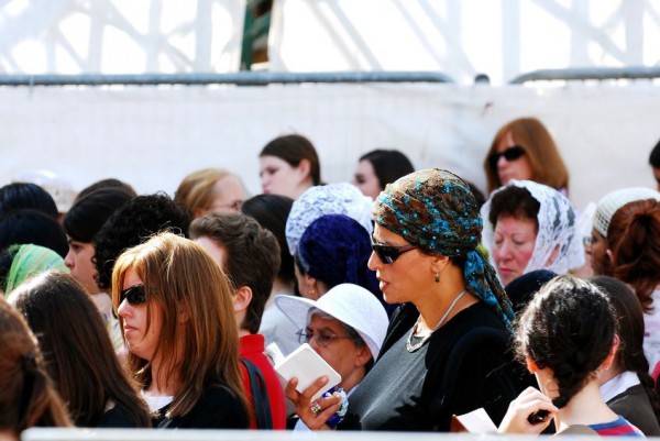 Jewish women pray in Jerusalem