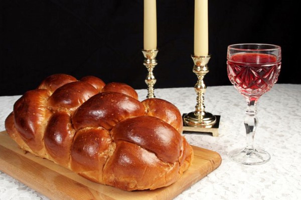 Shabbat-candles-wine-challah-blessings