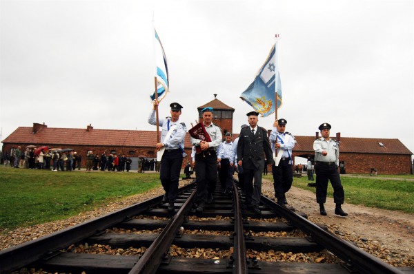 As a central component to Holocaust education for those who serve in uniform in Israel, each year, two delegations of “Witnesses in Uniform,” consisting of Police officers, Border Police officials, Ministry of Public Security representatives, and Fire and Rescue Services personnel, as well as representatives of bereaved families, travel to Poland.