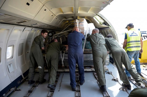 IDF prepares emergency supplies for Nepal after earthquake.