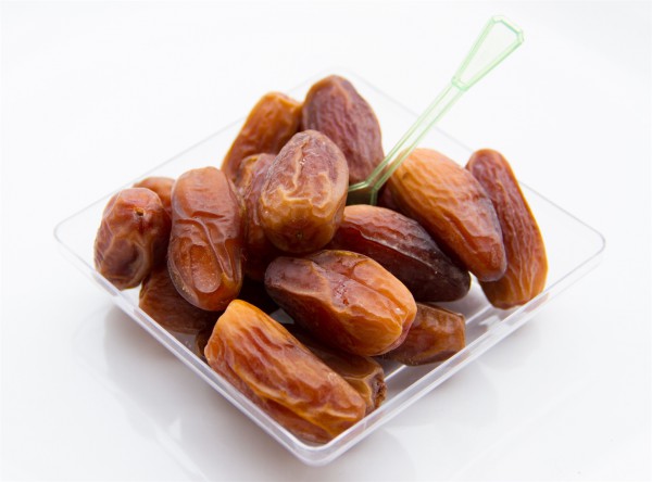 a bowl of dates-cardiac health