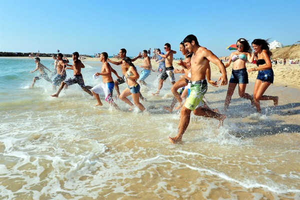 Israelis beach Ashkelon