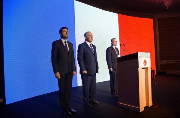 Israeli Prime Minister Benjamin Netanyahu (Middle) stands with France in the face of terrorism.