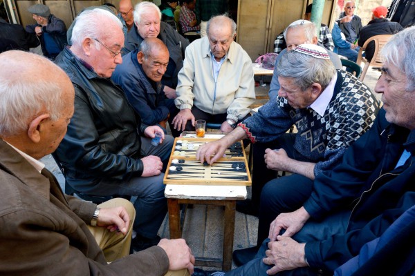 Israel-seniors-elderly-Aliyah-backgammon