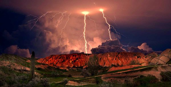 Lightning, mountains, desert